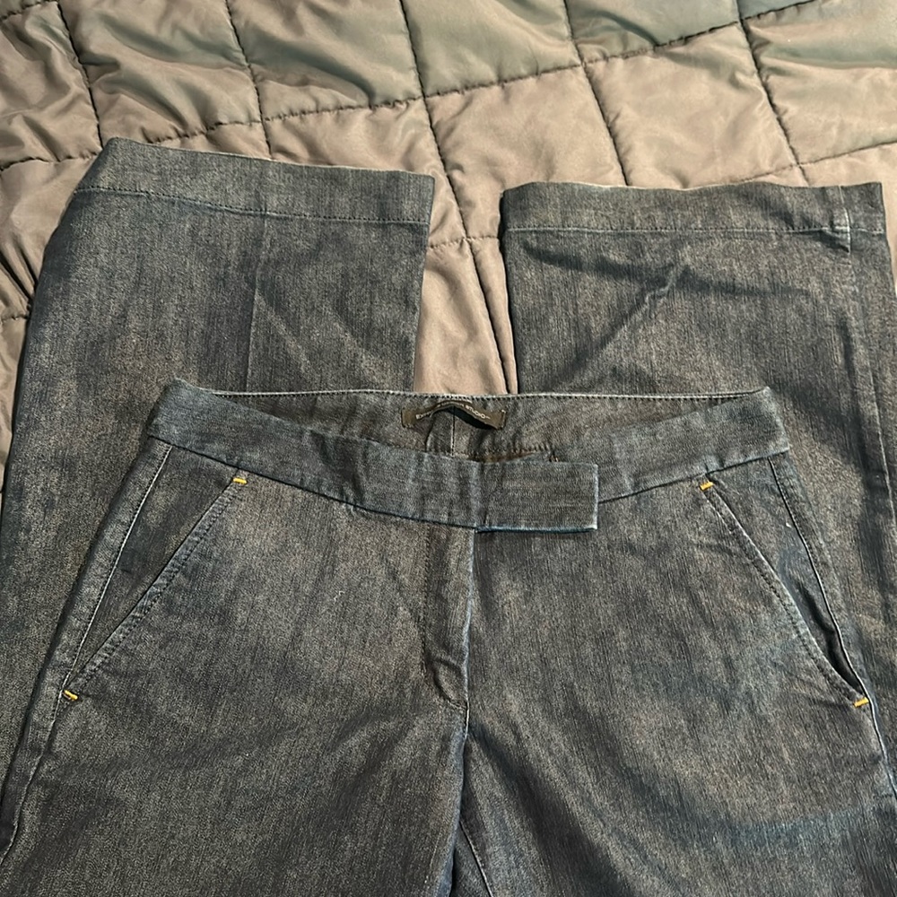 Express, stretch jeans. Wideish leg
